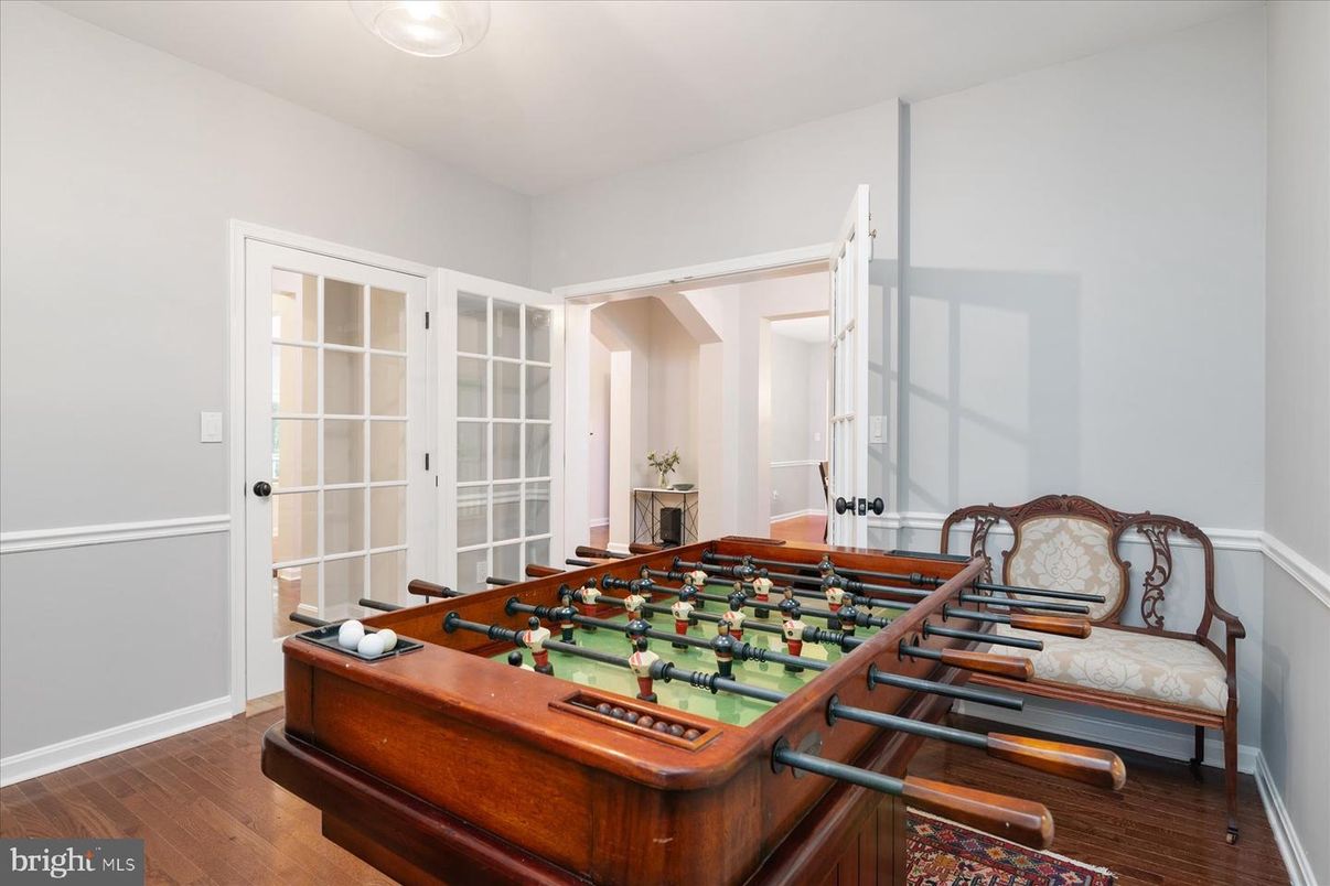 Game Room, Interior, Wood Texture Flooring
