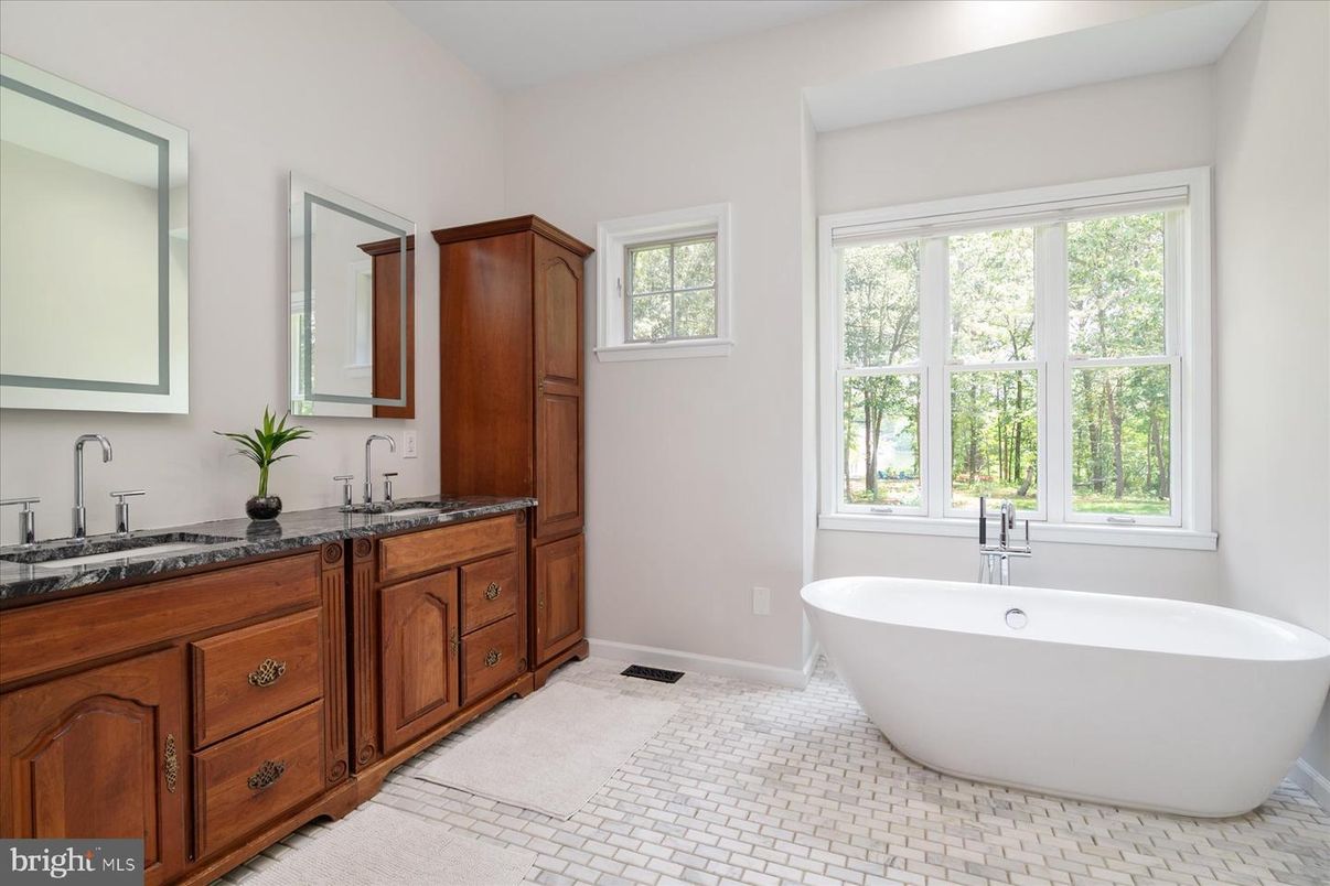 Bathroom, Dual Sink Vanities, Free Standing Baths, Interior