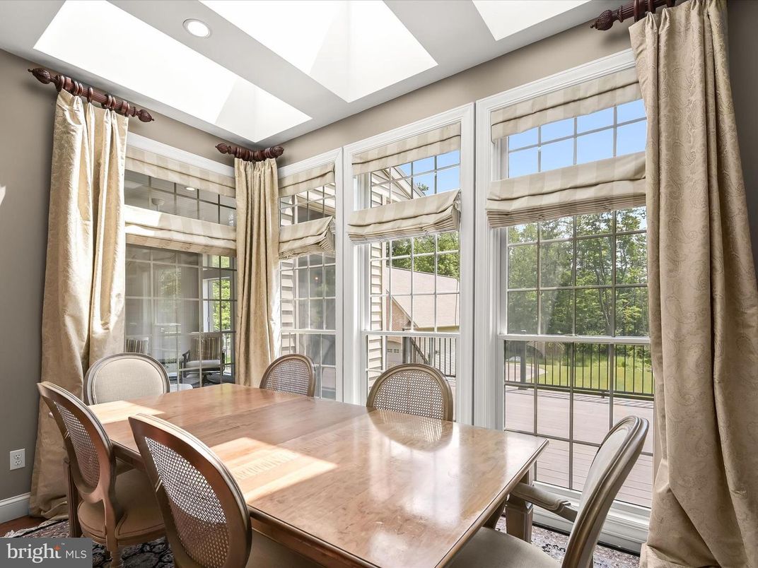 Dining room, Interior, Recessed Lighting