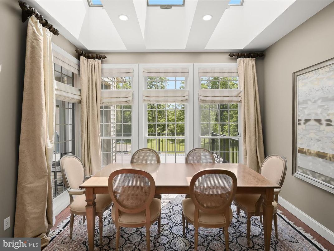 Dining room, Interior, Recessed Lighting