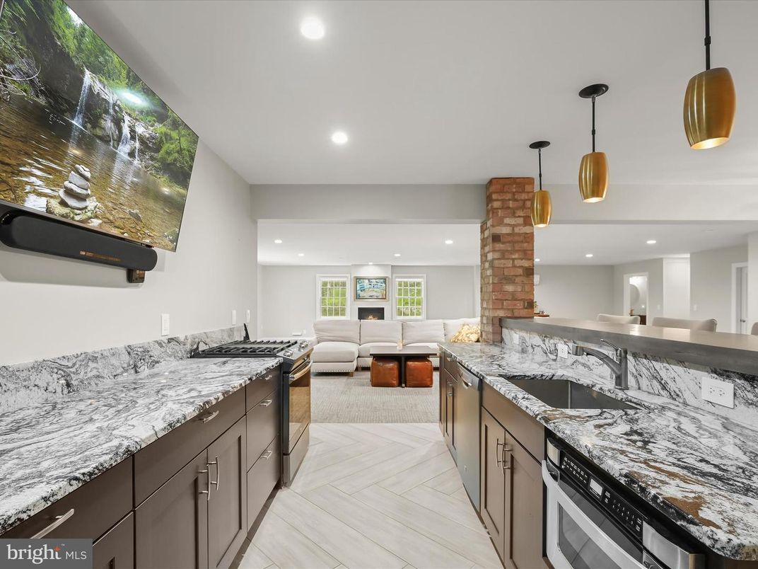 Interior, Kitchen, Living room, Pendant Lights, Recessed Lighting, Wood Texture Flooring