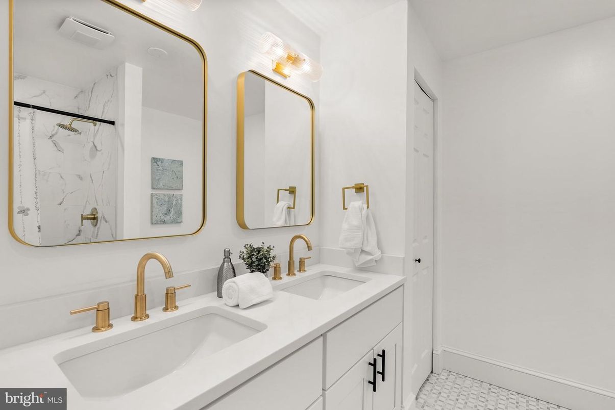 Bathroom, Dual Sink Vanities, Interior, Marble Walls
