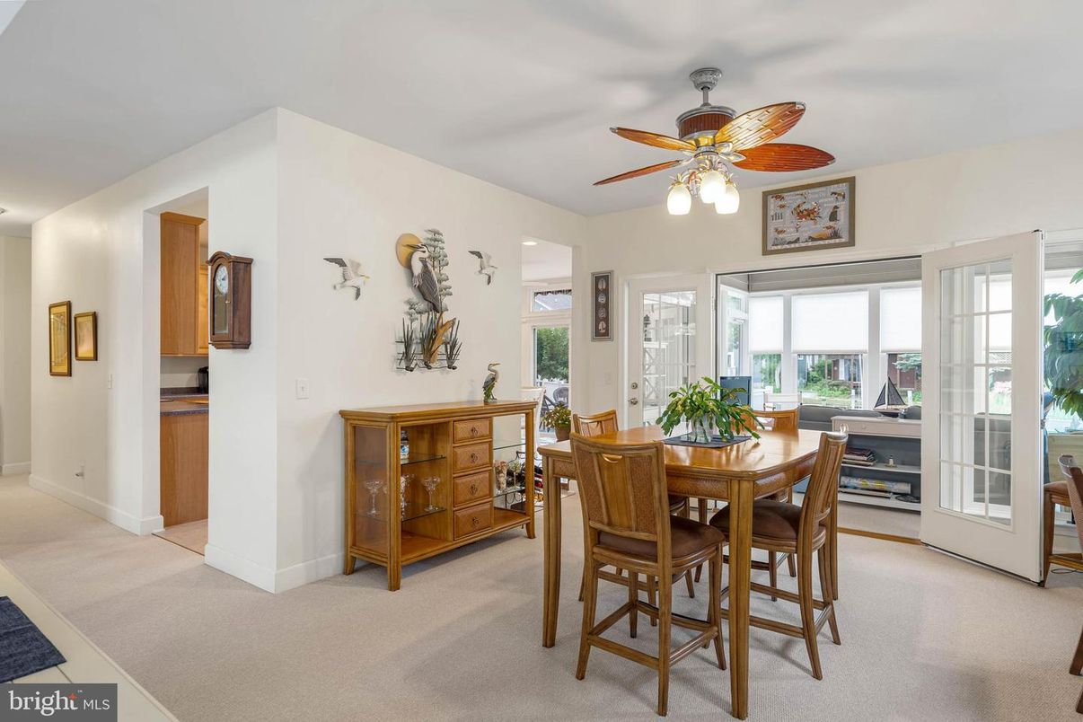 Dining room, Interior