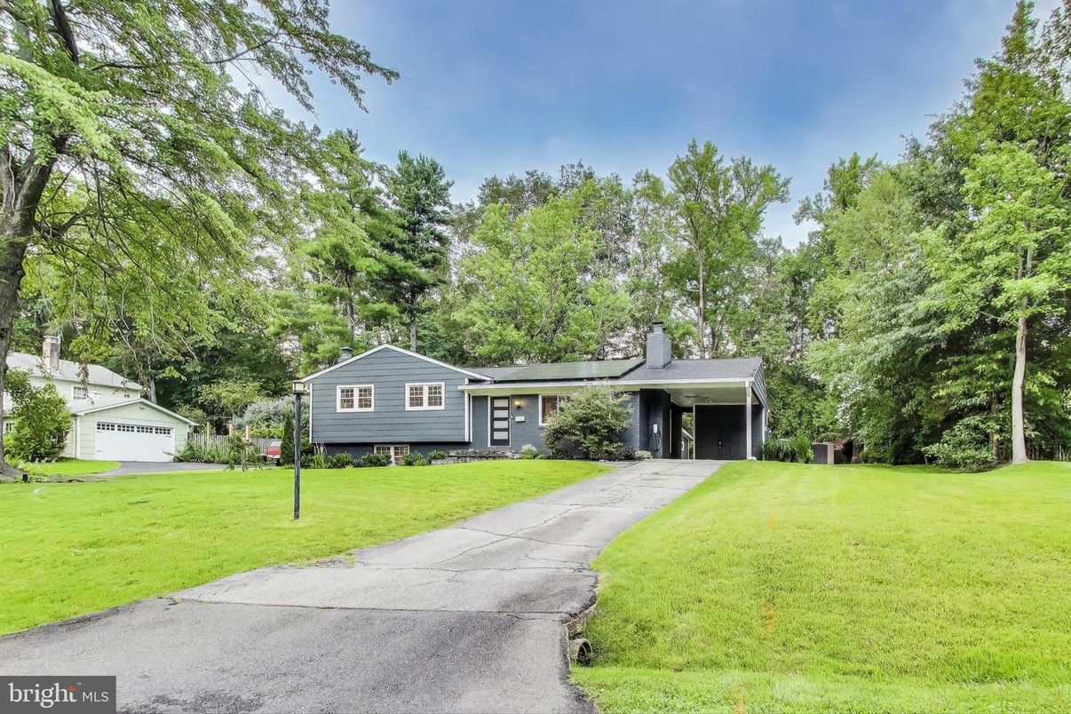Backyard, Exterior, Facade, Ranch