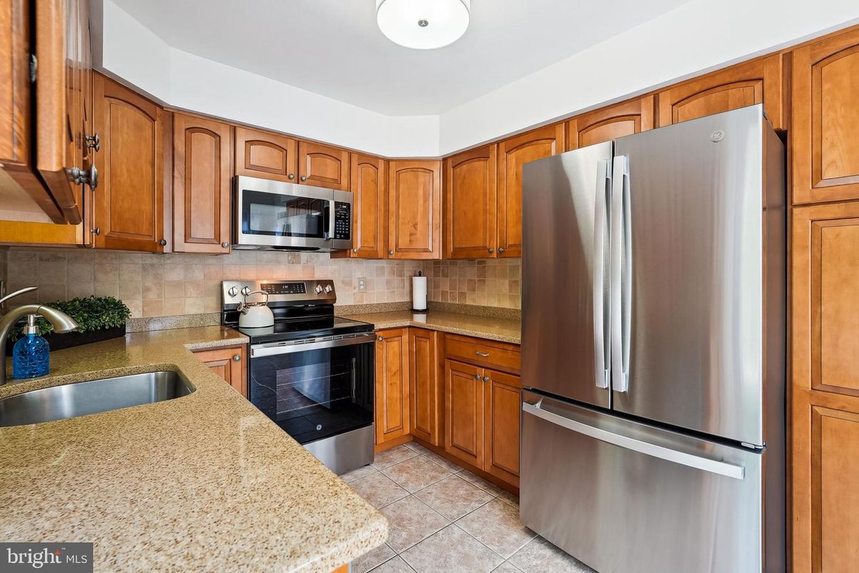 Interior, Kitchen, Stainless Steel Appliances