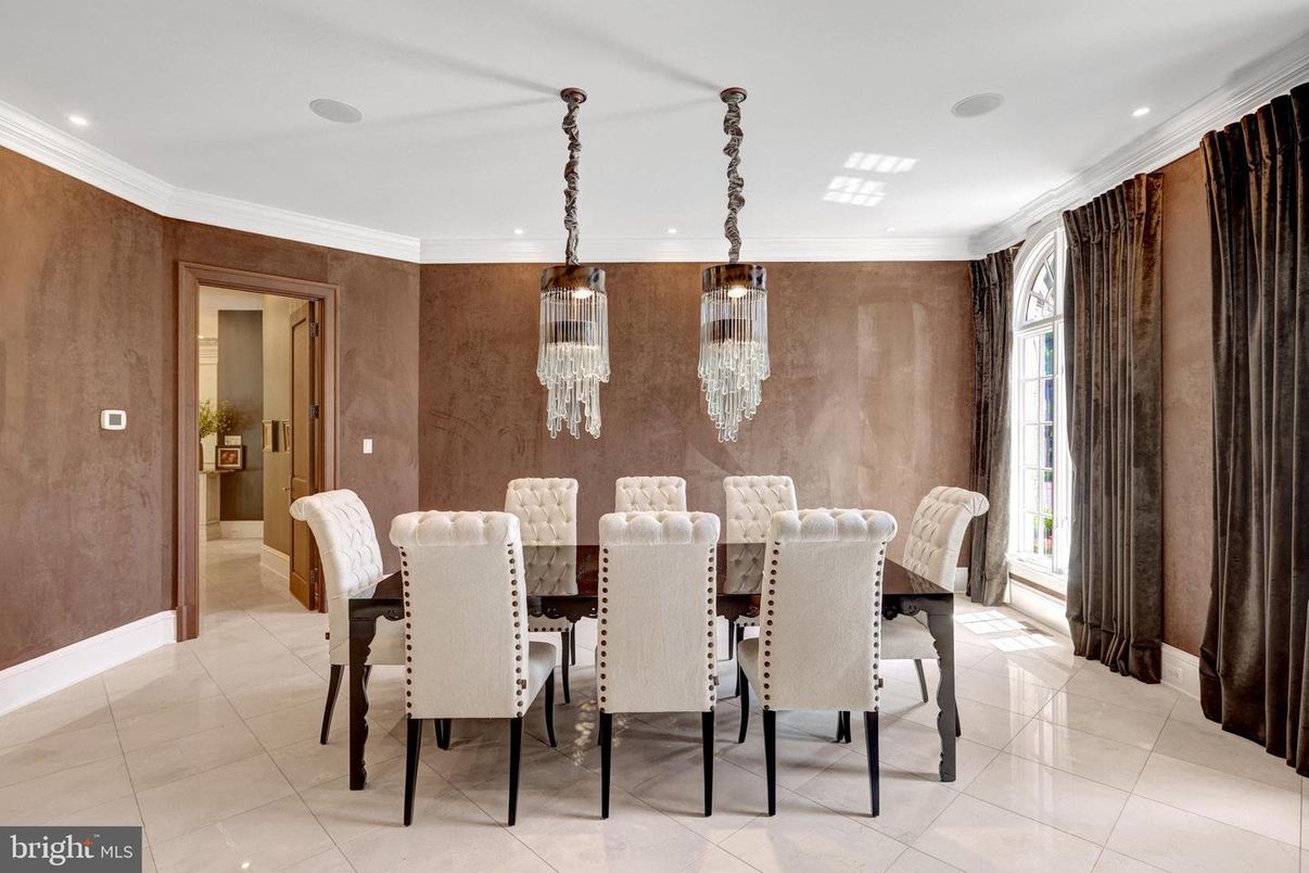 Dining room, Interior, Pendant Lights, Recessed Lighting