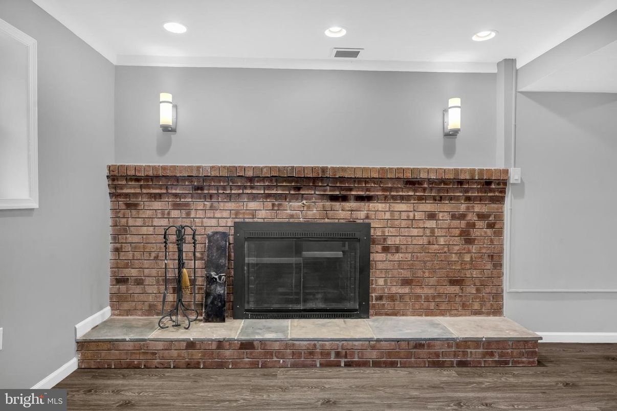 Fireplace, Interior, Recessed Lighting, Wood Texture Flooring