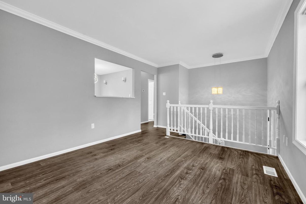 Interior, Pendant Lights, Wood Texture Flooring