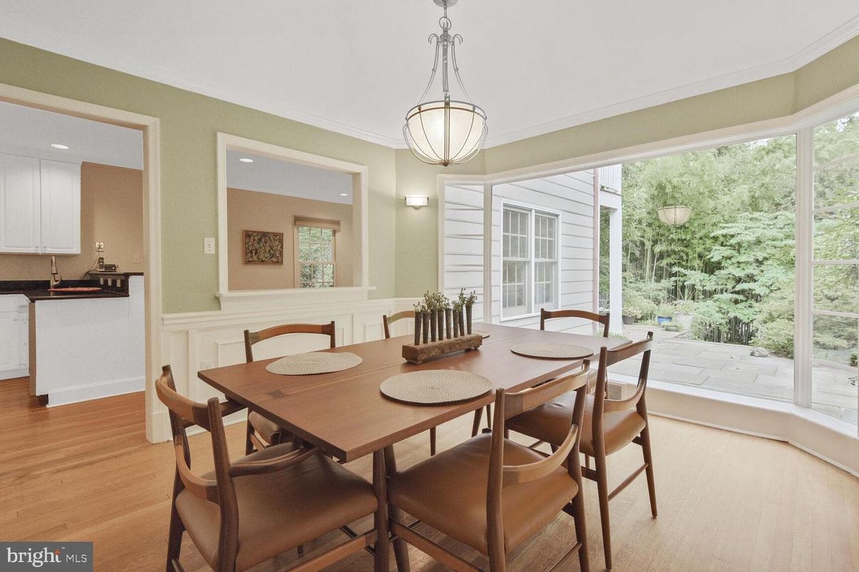 Dining room, Interior, Pendant Lights, Recessed Lighting, Wood Texture Flooring