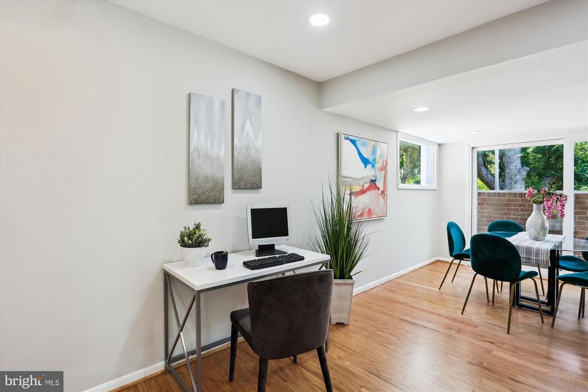 Home Office, Interior, Recessed Lighting, Wood Texture Flooring