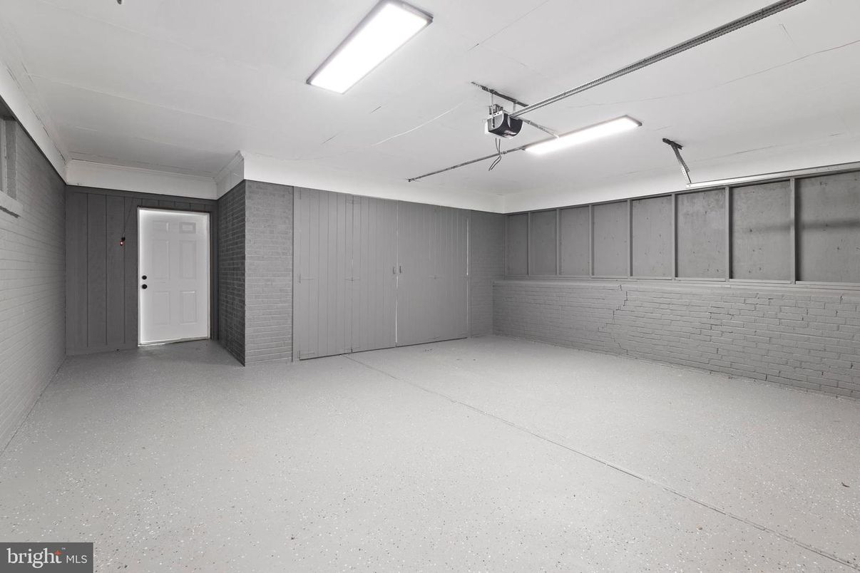 Empty room, Garage, Interior