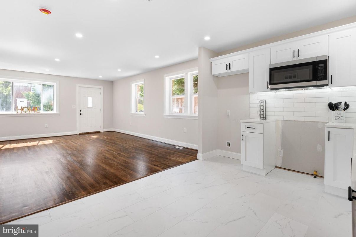 Empty room, Interior, Kitchen, Marble, Recessed Lighting, Wood Texture Flooring
