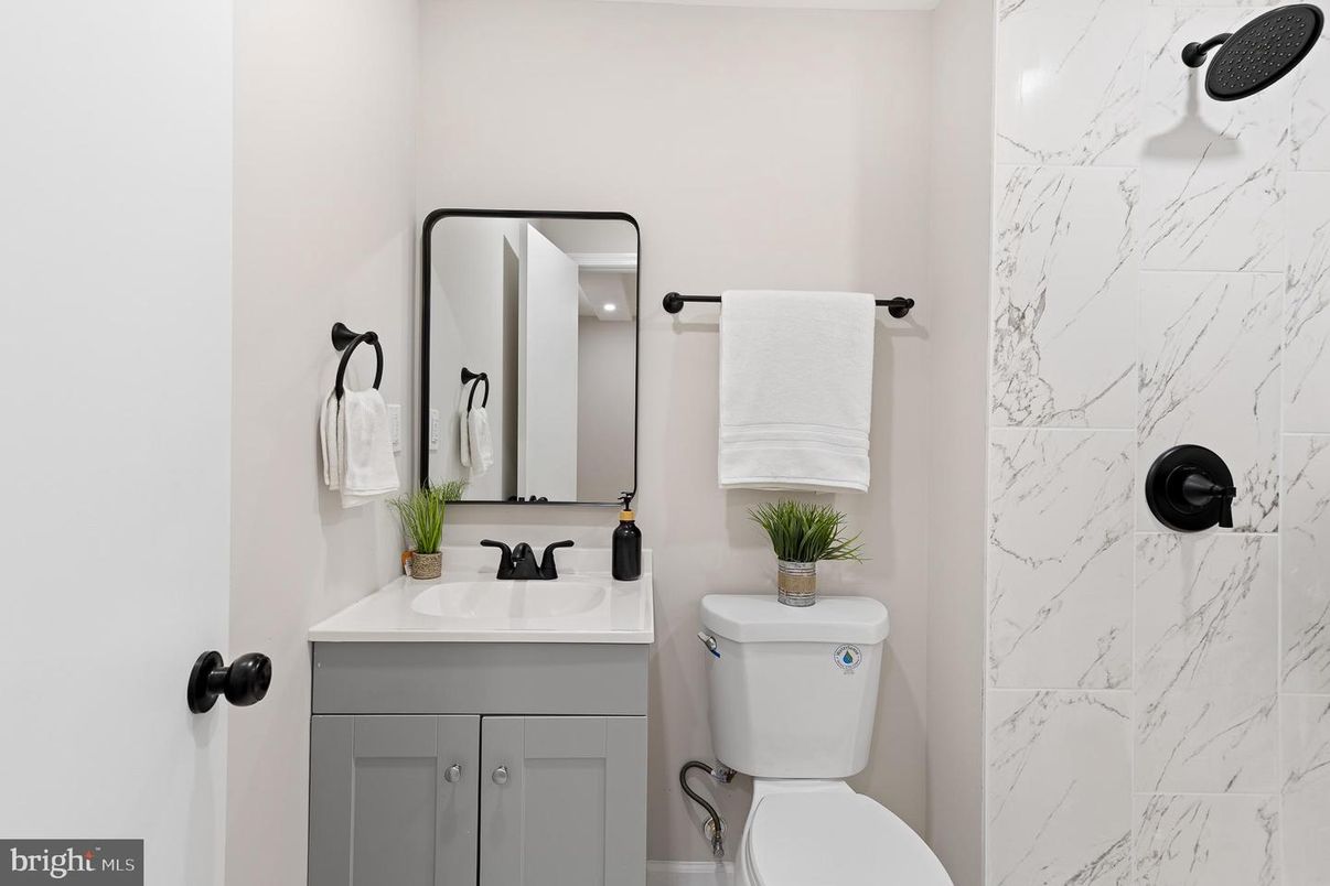 Bathroom, Interior, Marble Walls
