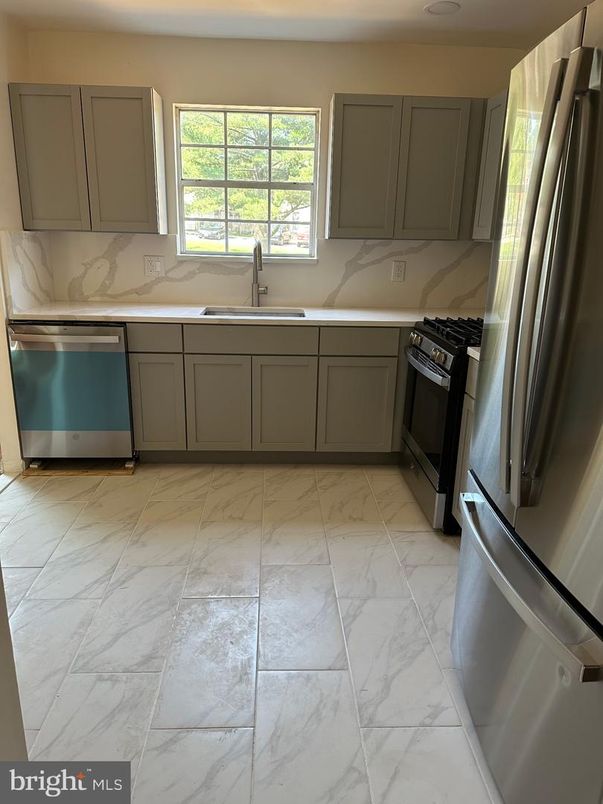 Interior, Kitchen, Marble, Marble Walls, Stainless Steel Appliances