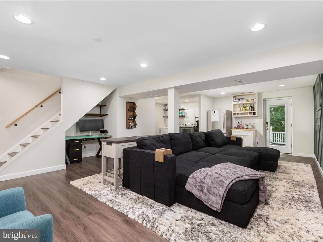 Interior, Kitchen, Living room, Recessed Lighting, Wood Texture Flooring