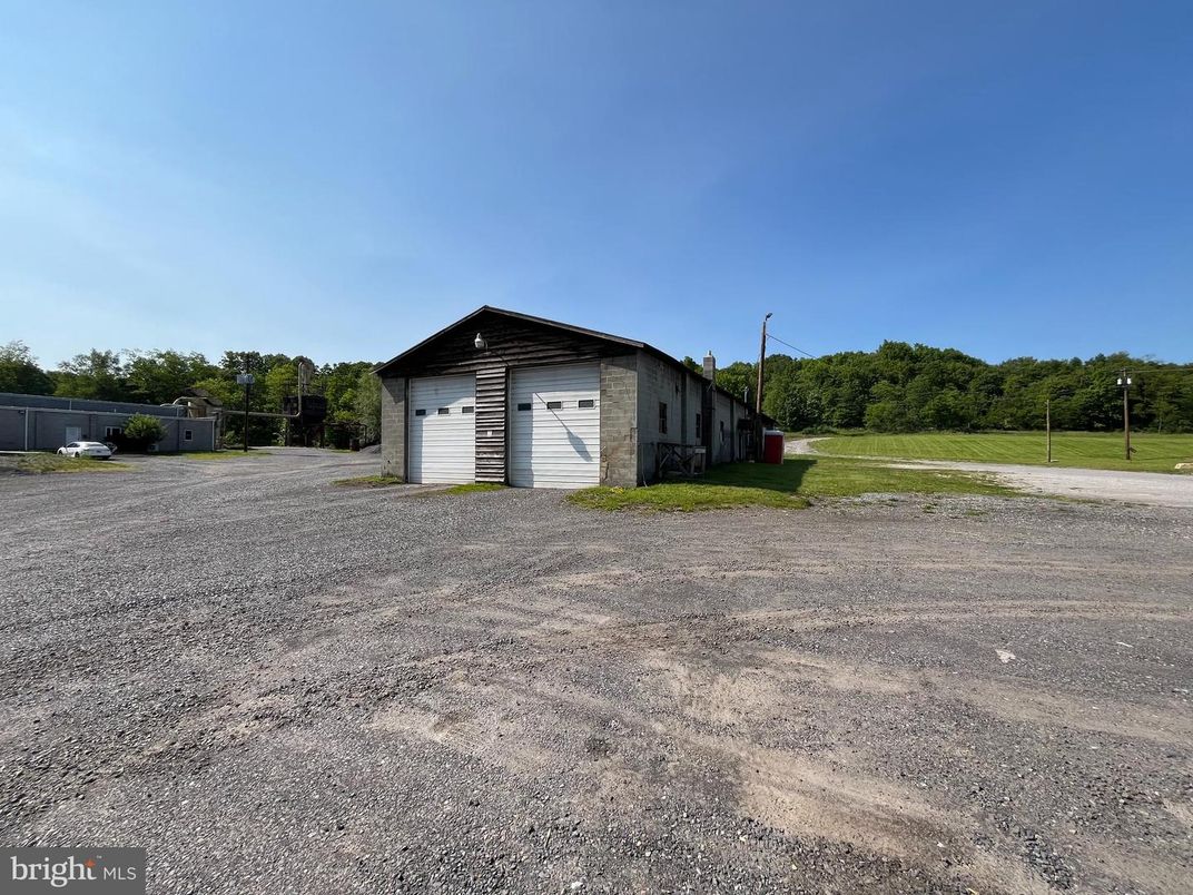 Backyard, Detached Garage, Exterior