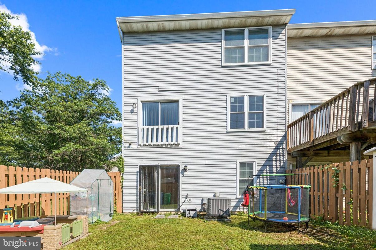 Backyard, Exterior, Playground