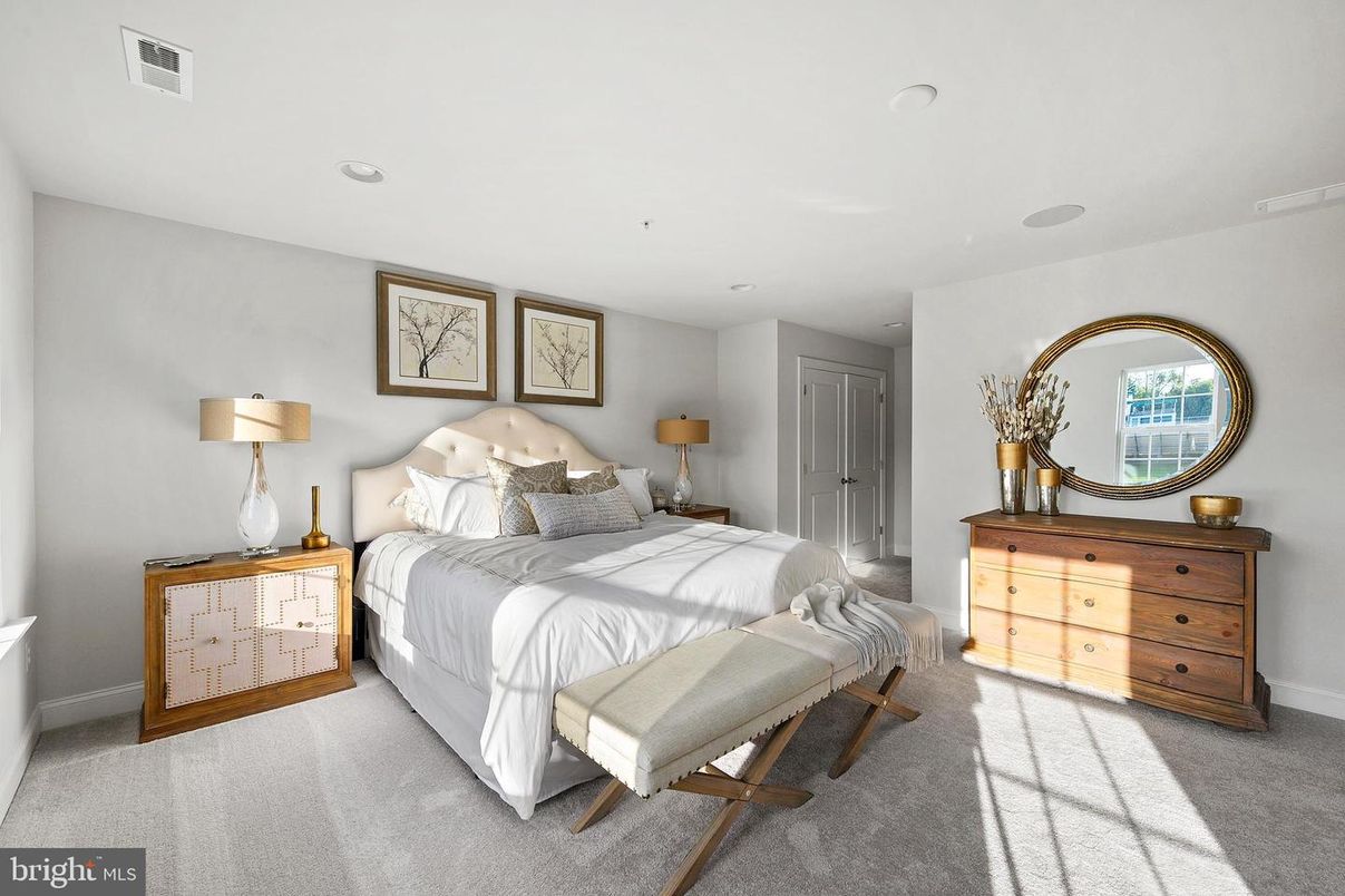 Bedroom, Interior, Recessed Lighting