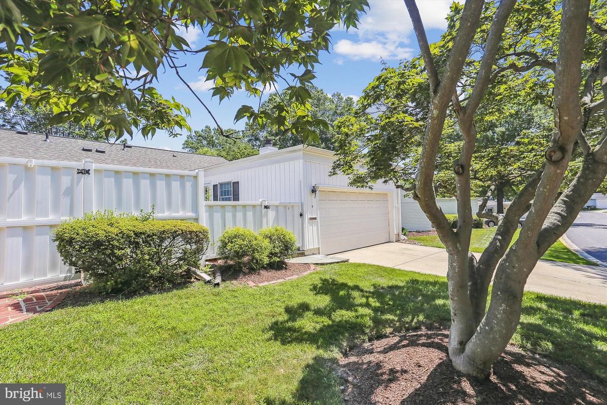 Backyard, Detached Garage, Exterior