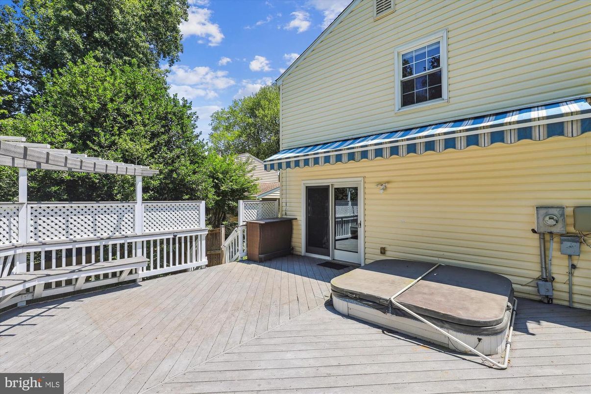 Exterior, Hot Tub