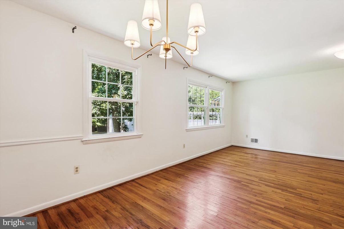 Chandelier, Empty room, Interior, Wood Texture Flooring