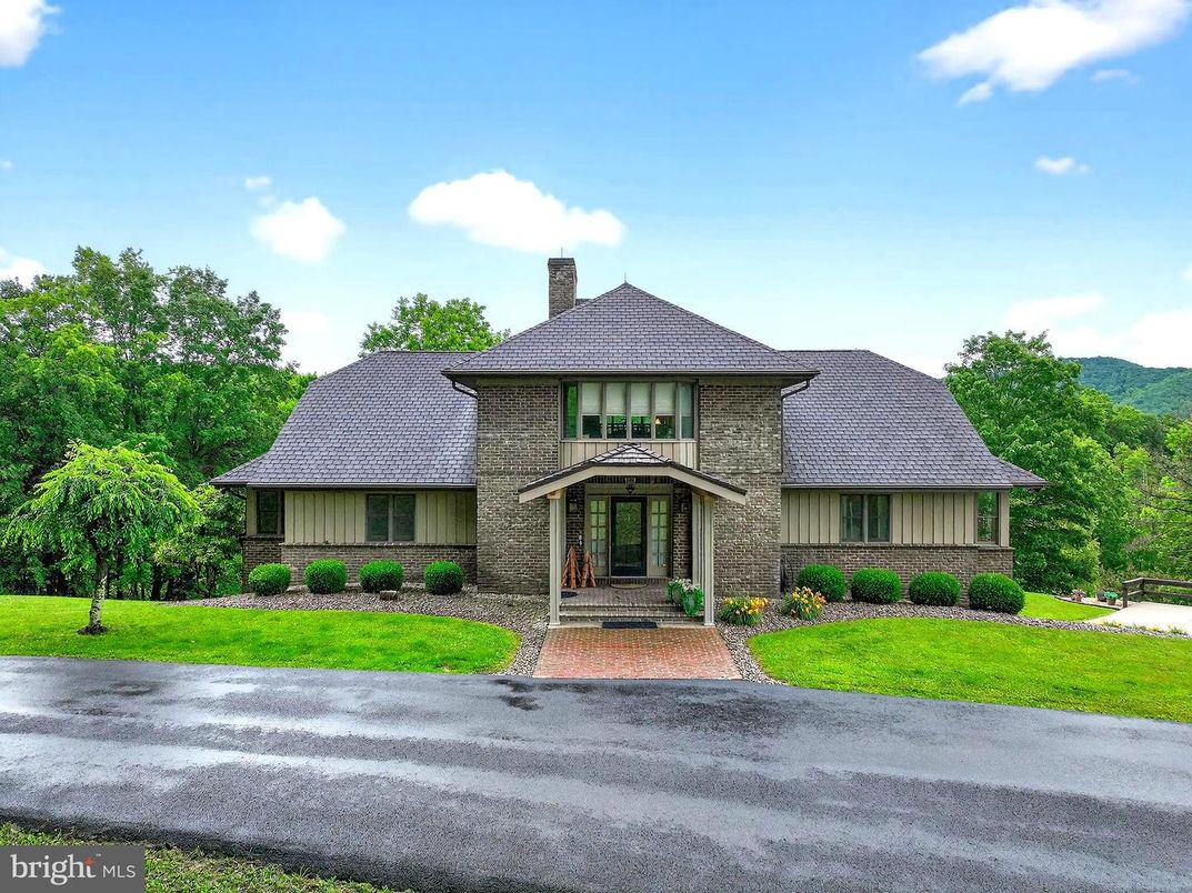 Exterior, Facade, Brick Facade, French Provincial