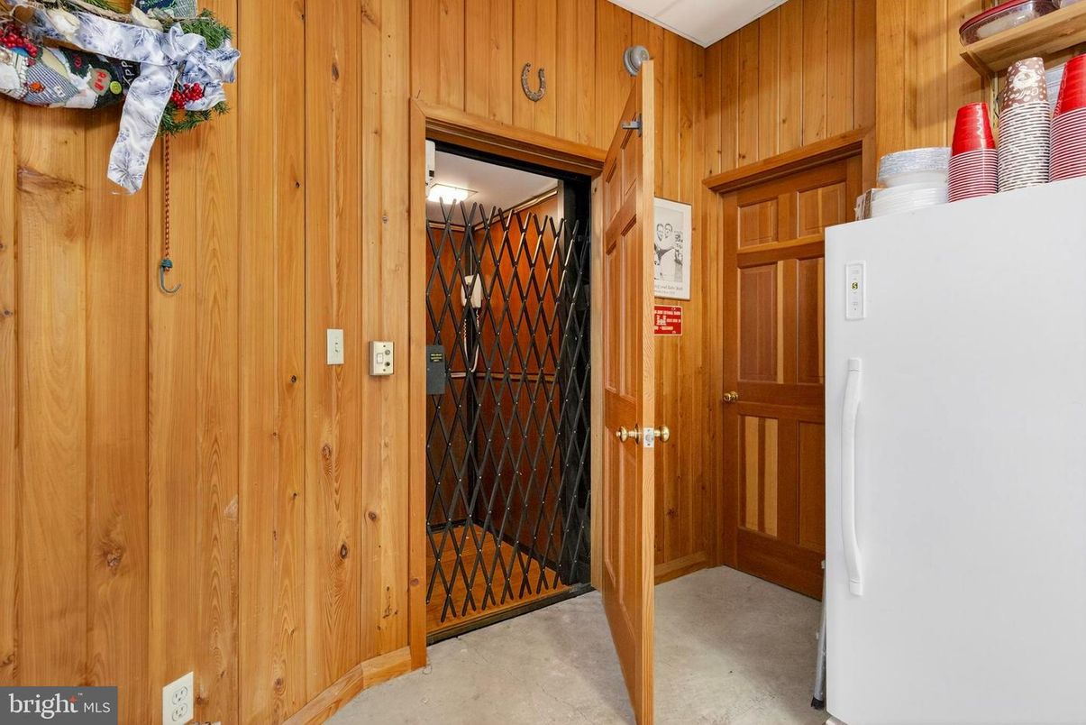 Empty room, Interior, Wooden Walls
