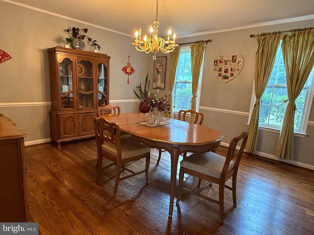 Chandelier, Dining room, Interior, Wood Texture Flooring