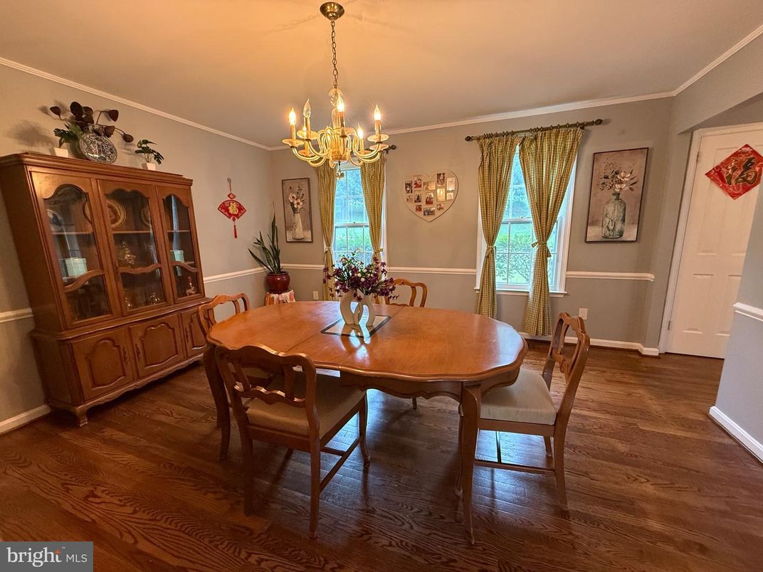 Chandelier, Dining room, Interior, Wood Texture Flooring