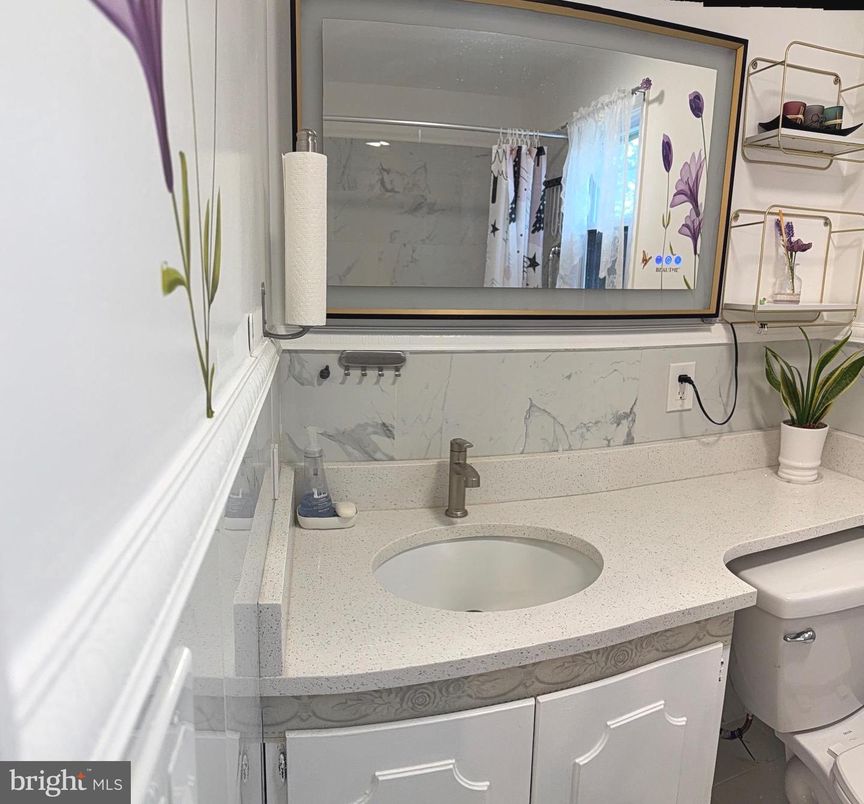 Bathroom, Interior, Marble Walls