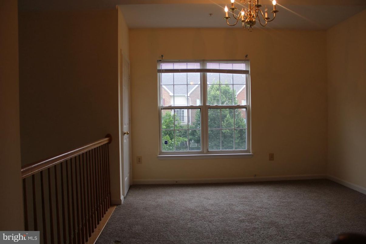 Chandelier, Empty room, Interior