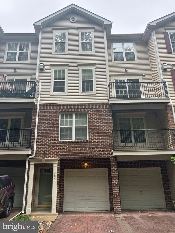 Attached, Exterior, Facade, Brick Facade, Rowhouse