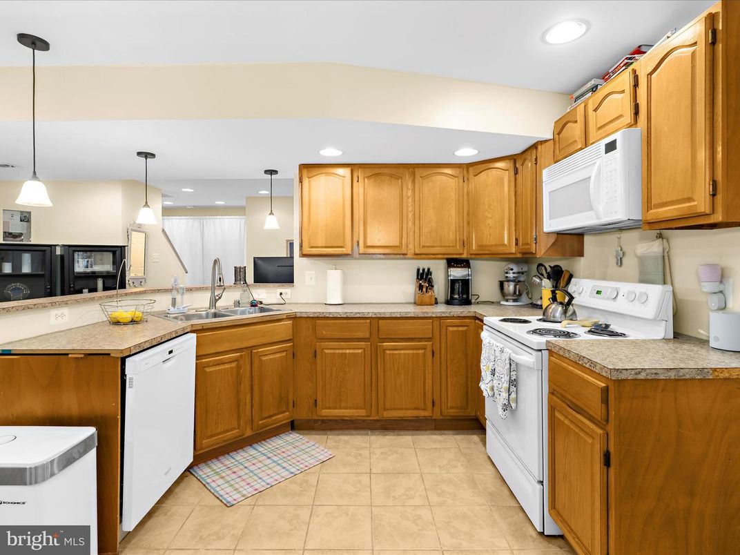 Interior, Kitchen, Pendant Lights, Recessed Lighting