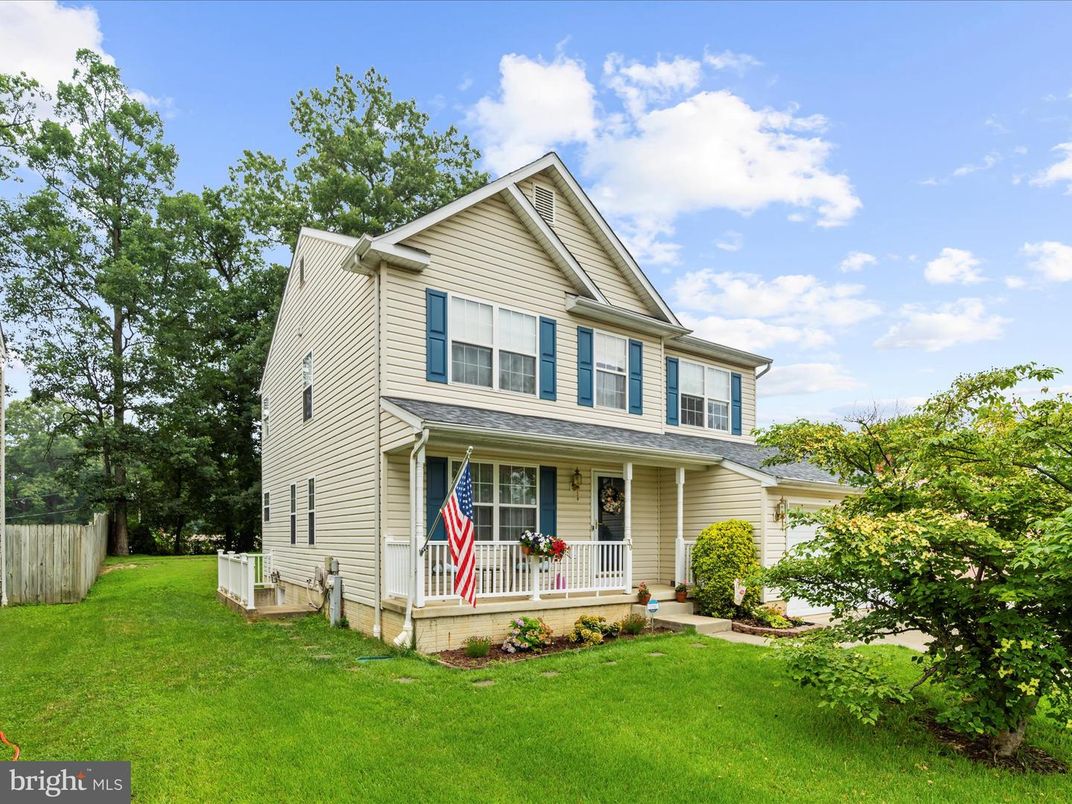 Backyard, Exterior, Facade, Farmhouse