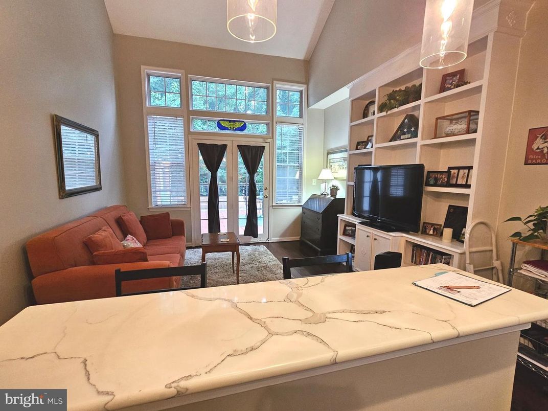 Dining room, Interior, Living room, Pendant Lights