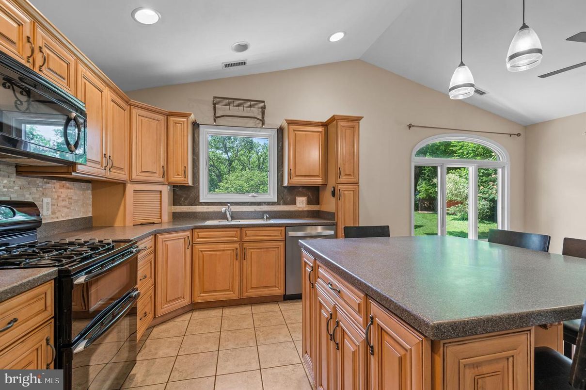 Interior, Kitchen, Pendant Lights, Recessed Lighting