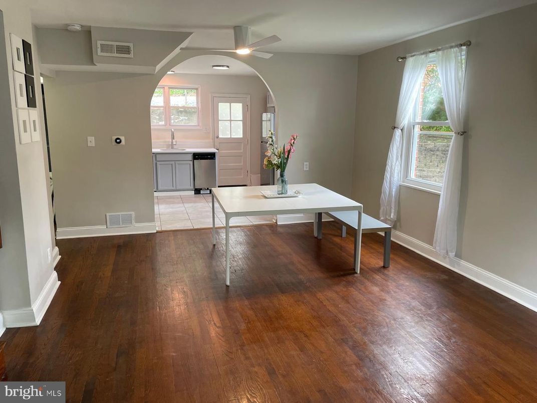 Dining room, Interior, Kitchen, Recessed Lighting, Wood Texture Flooring