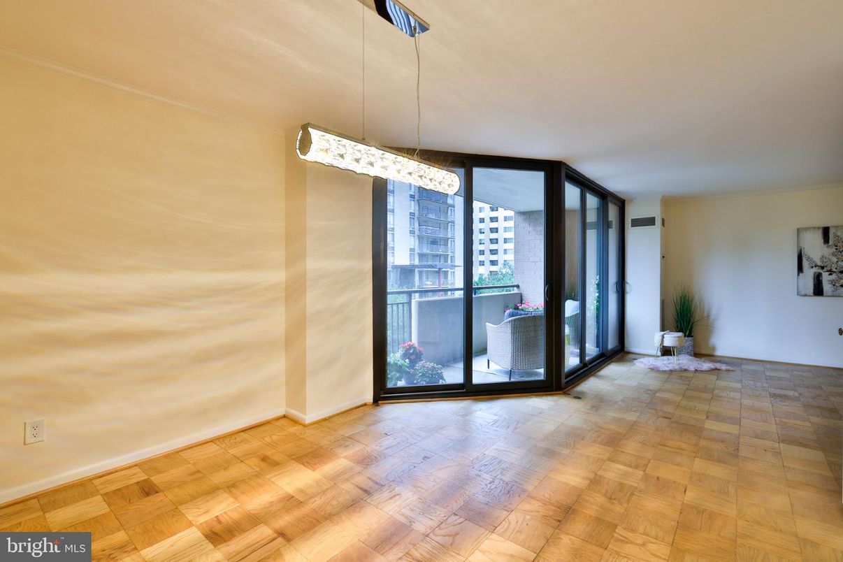 Empty room, Interior, Pendant Lights, Wood Texture Flooring