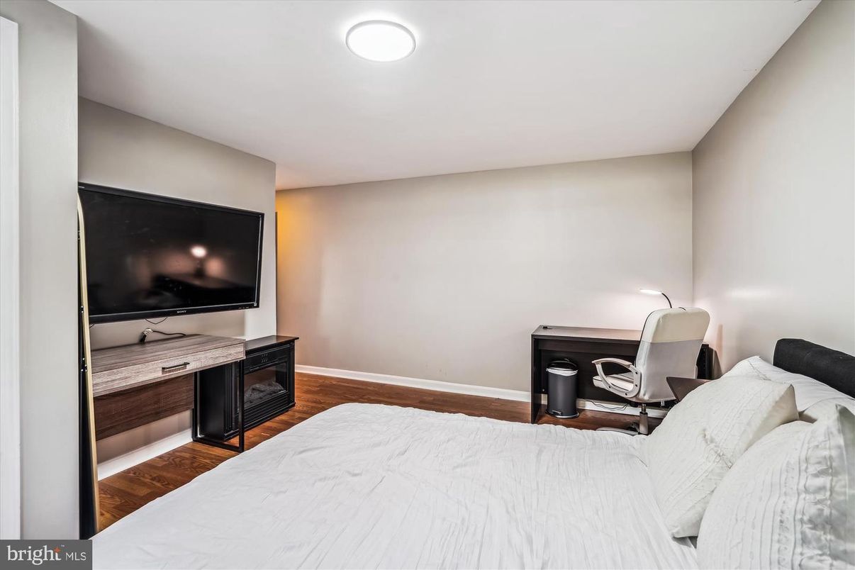 Bedroom, Home Office, Interior, Wood Texture Flooring