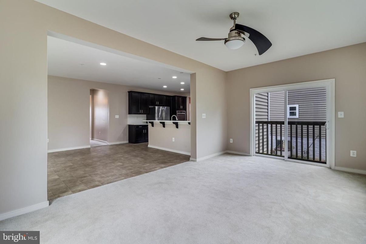 Empty room, Interior, Kitchen, Recessed Lighting
