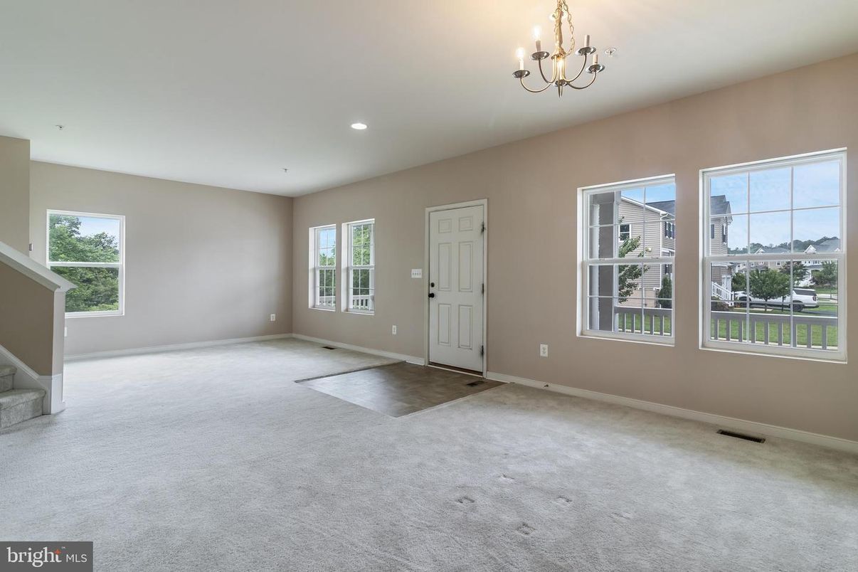 Chandelier, Empty room, Interior, Recessed Lighting