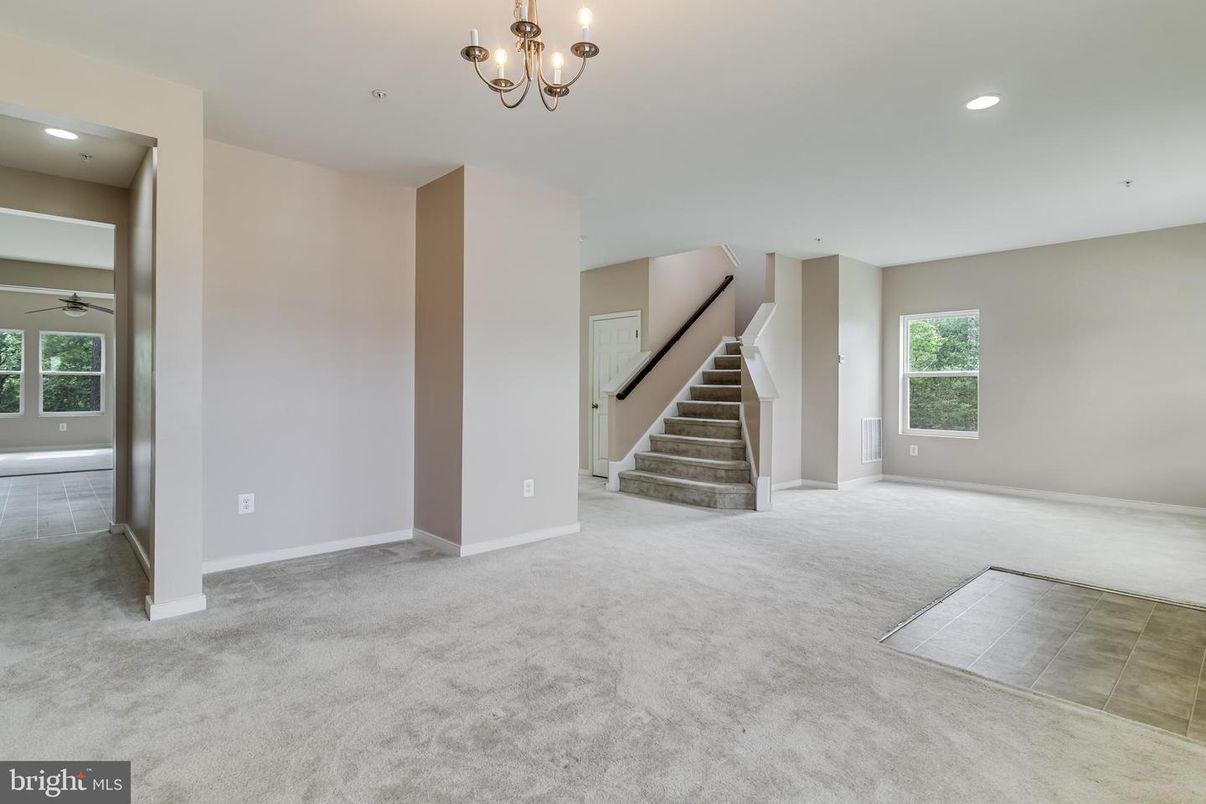 Chandelier, Empty room, Interior, Recessed Lighting