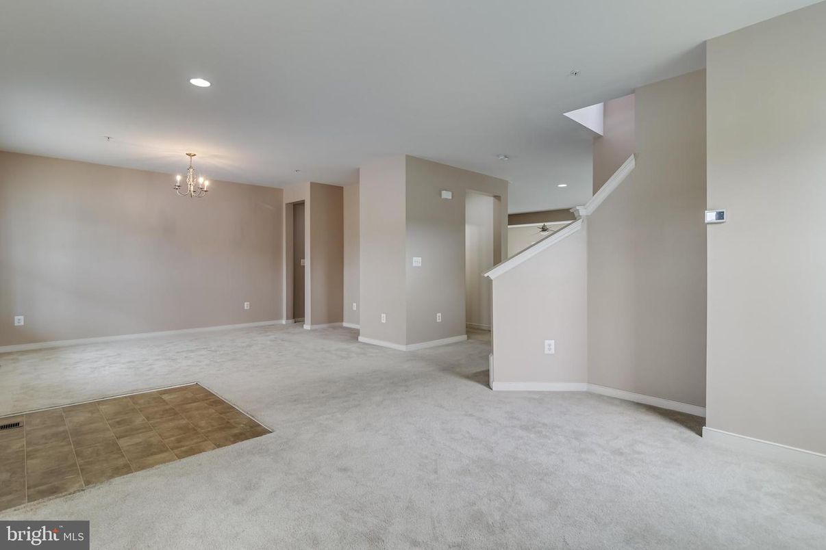 Chandelier, Empty room, Interior, Recessed Lighting