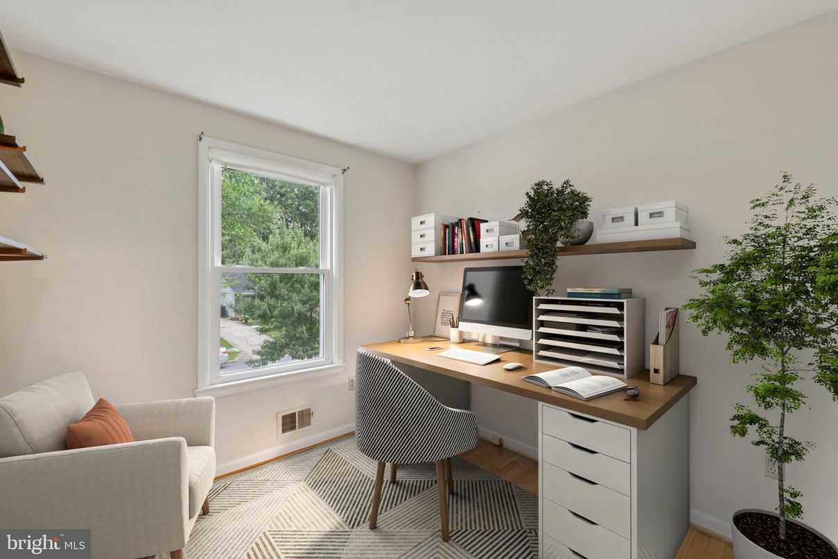 Home Office, Interior