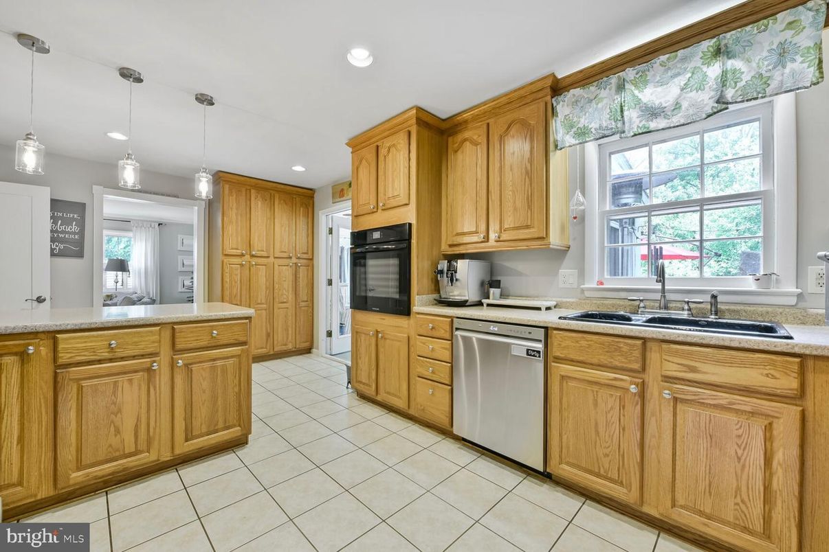 Interior, Kitchen, Pendant Lights, Recessed Lighting