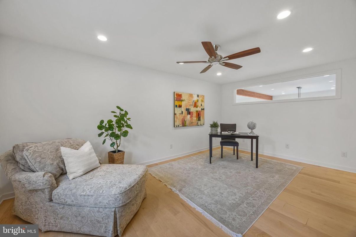 Home Office, Interior, Recessed Lighting, Wood Texture Flooring