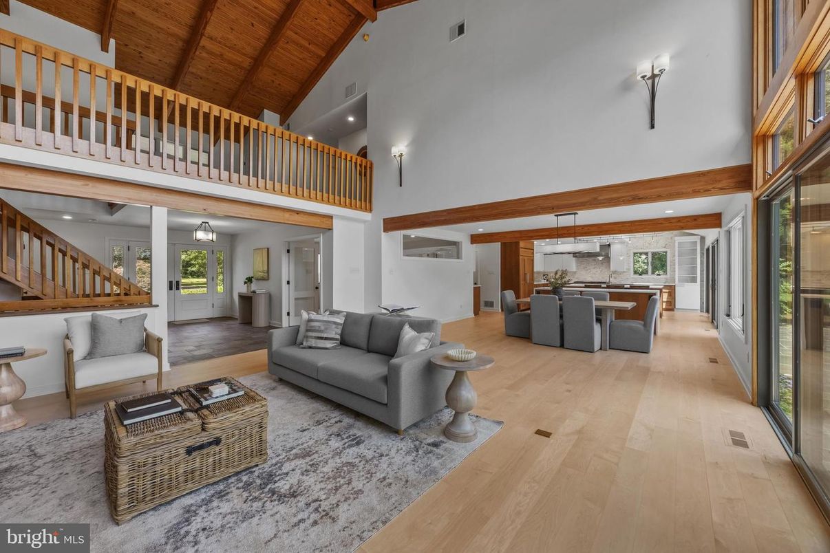 Dining room, Interior, Kitchen, Living room, Pendant Lights, Wooden Beams, Wooden Ceilings, Wood Texture Flooring