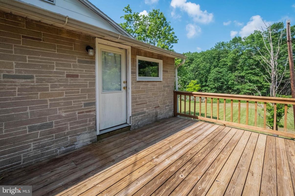 Exterior, Wood Texture Flooring