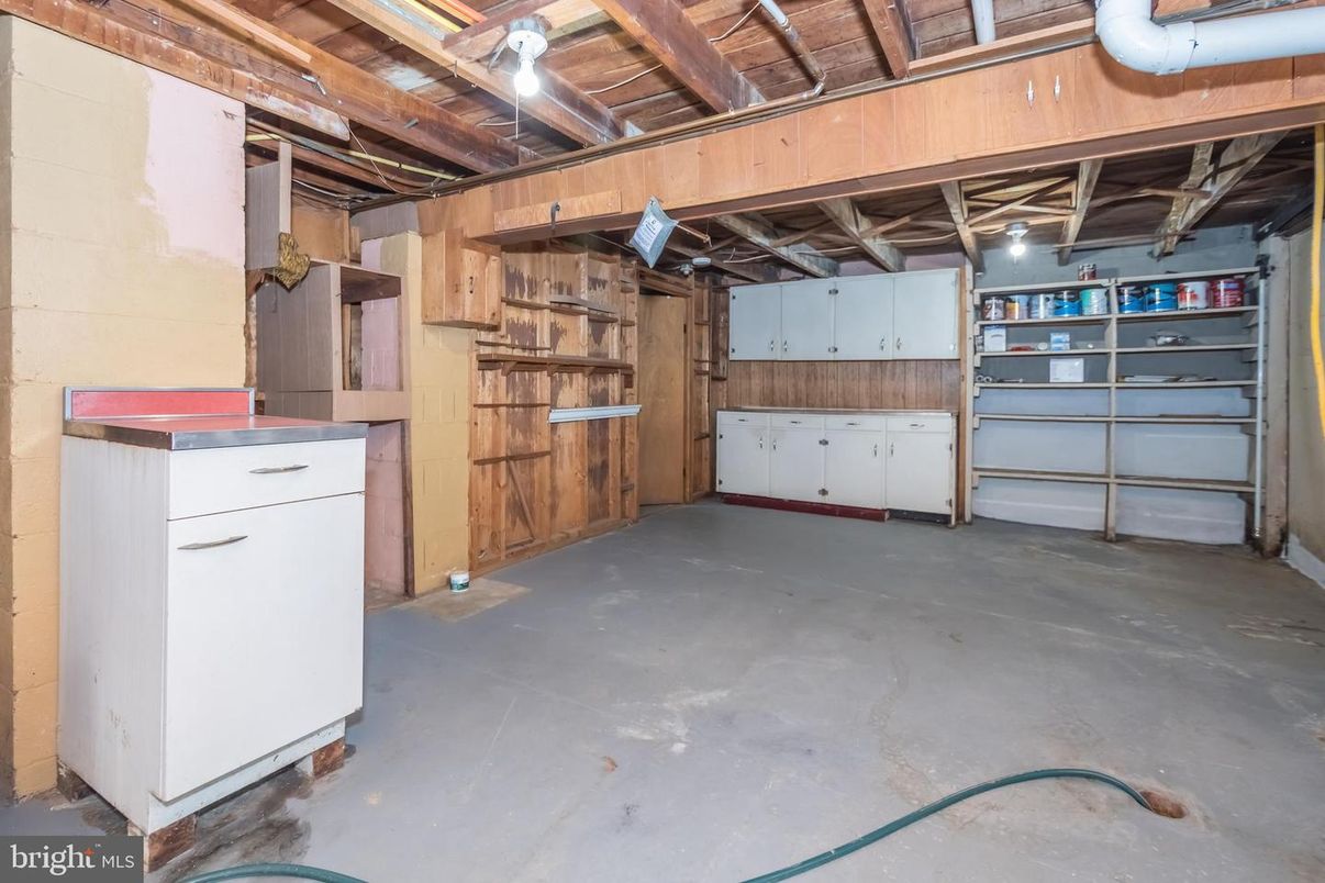 Garage, Interior, Wooden Beams, Wooden Ceilings, Wooden Walls