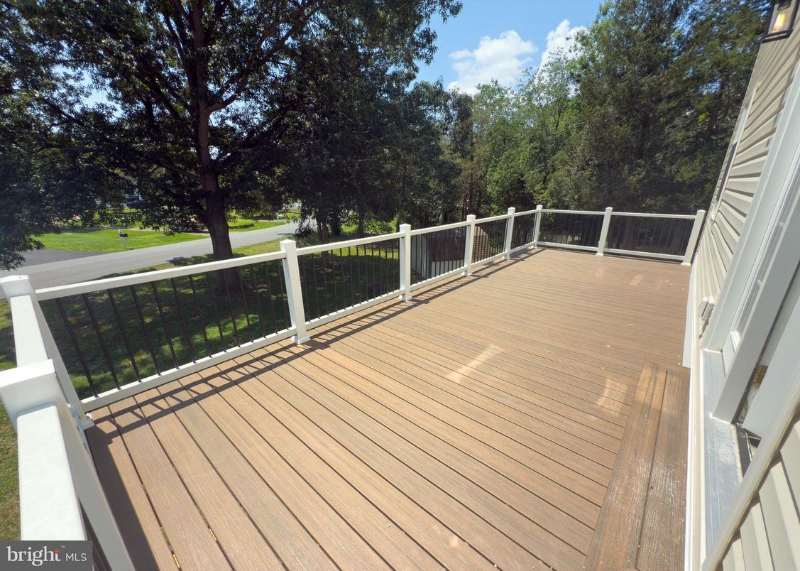 Exterior, Wood Texture Flooring